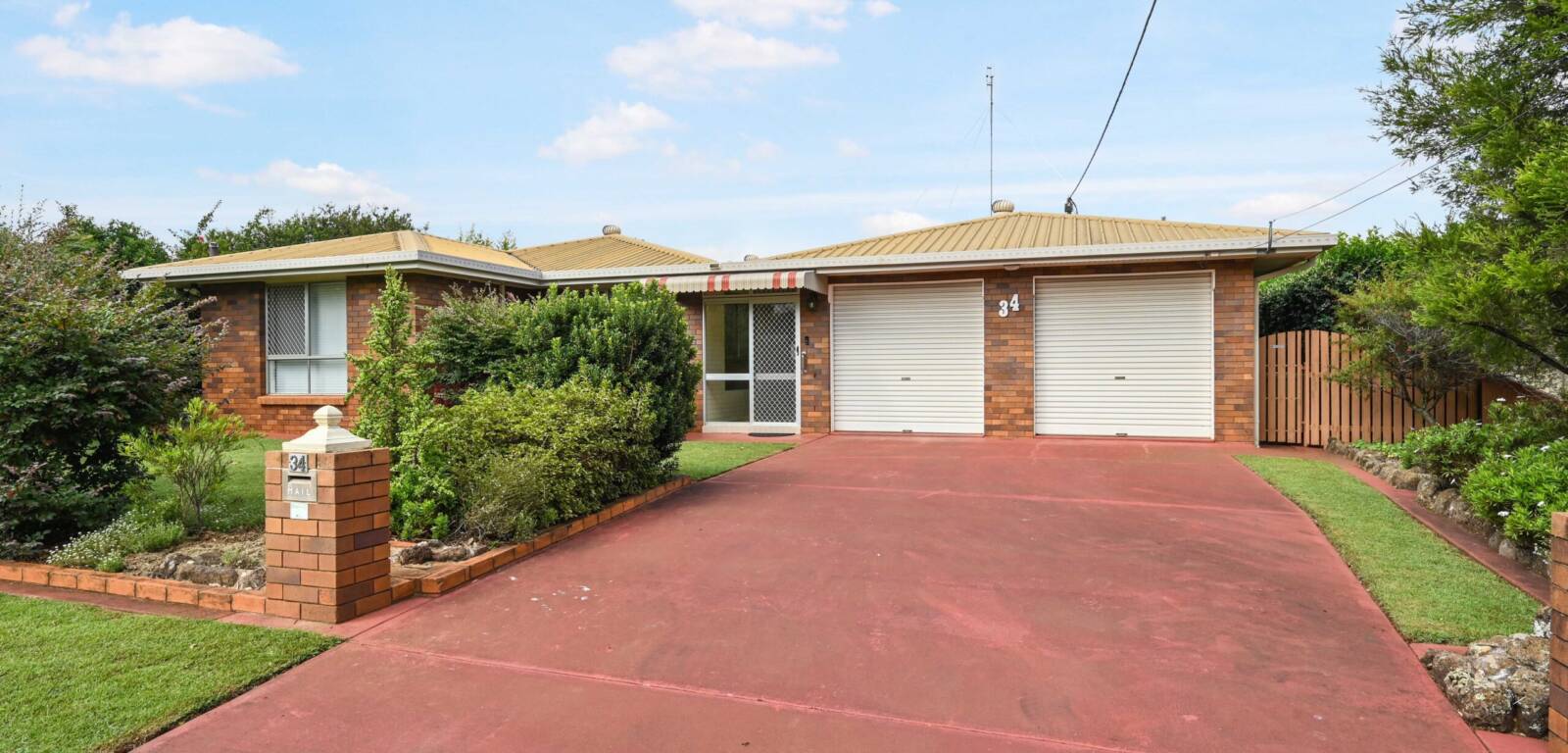 34 Hazel St, CENTENARY HEIGHTS, QLD 4350 AU