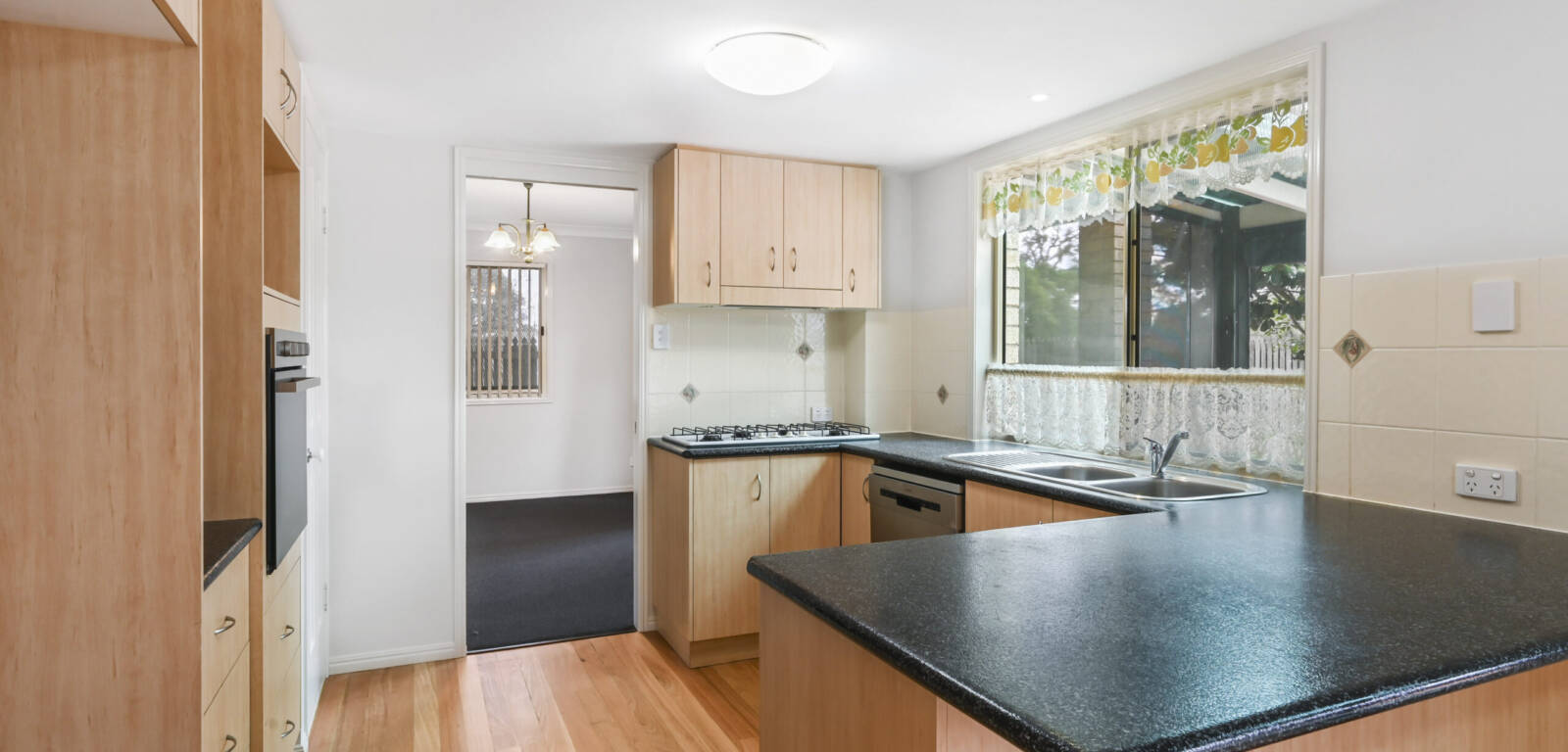 3 Willem Close, MIDDLE RIDGE, QLD 4350 AU