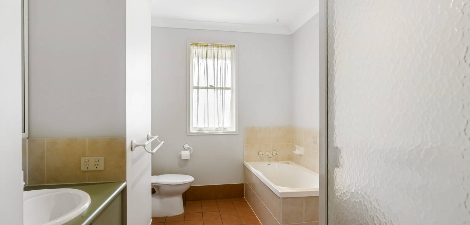 3 Willem Close, MIDDLE RIDGE, QLD 4350 AU