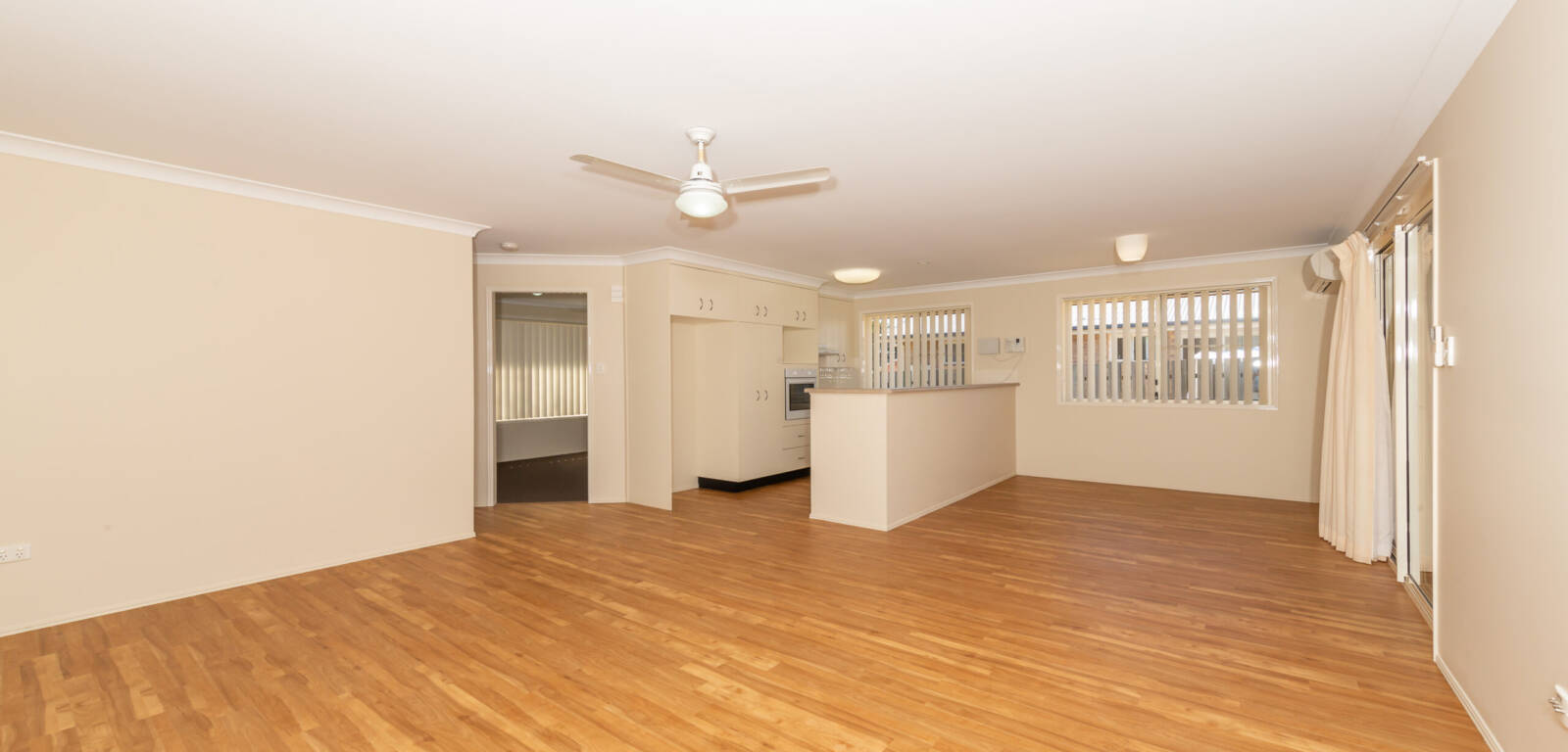 6 Lobwein Ct, MIDDLE RIDGE, QLD 4350 AU