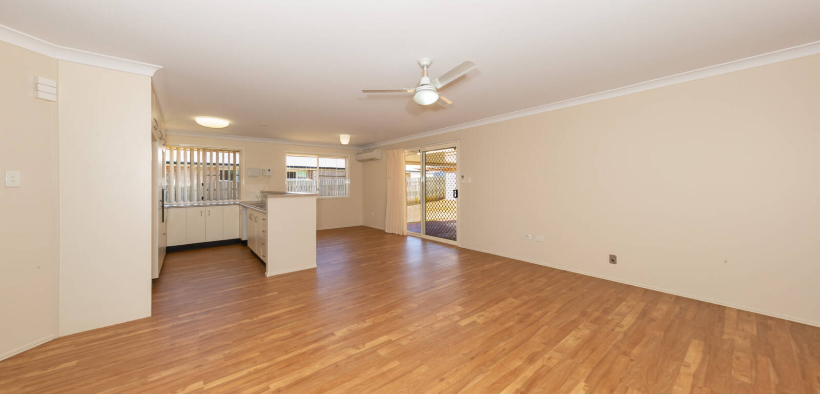 6 Lobwein Ct, MIDDLE RIDGE, QLD 4350 AU