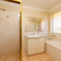 6 Lobwein Ct, MIDDLE RIDGE, QLD 4350 AU