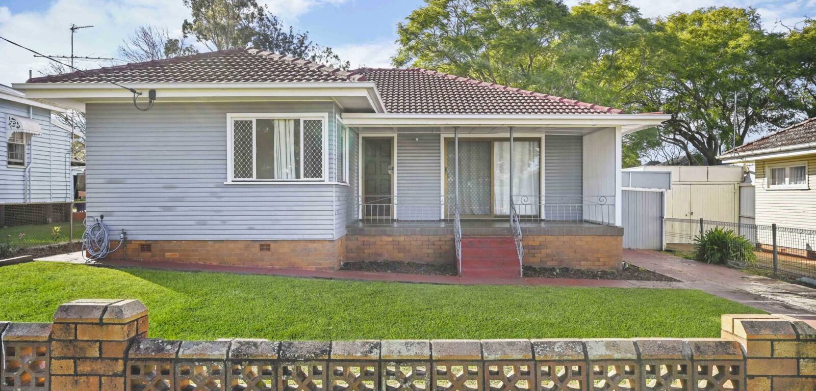 17 Bristol St, NEWTOWN, QLD 4350 AU