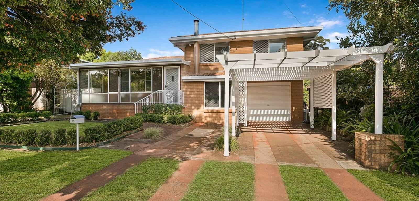 16 Heathwood St, RANGEVILLE, QLD 4350 AU
