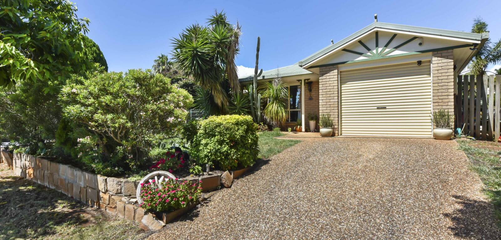1 Todwana Ct, GLENVALE, QLD 4350 AU