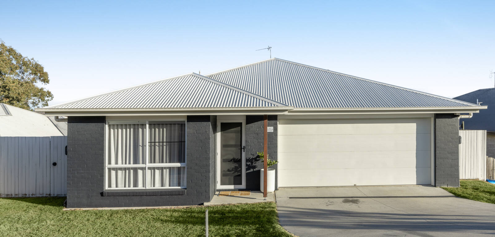 58 Alistair St, GLENVALE, QLD 4350 AU