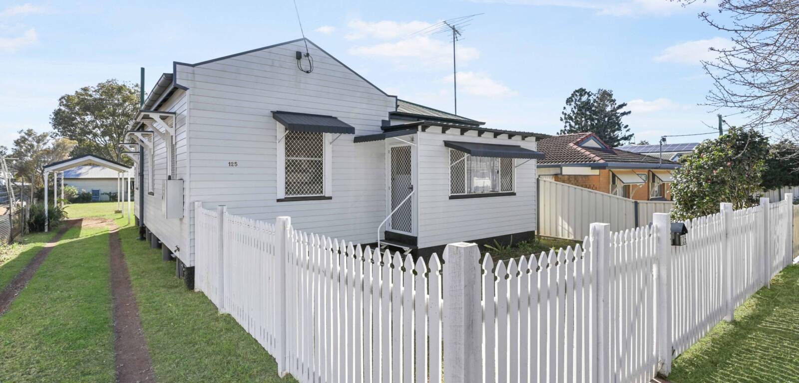 125 Taylor St, NEWTOWN, QLD 4350 AU