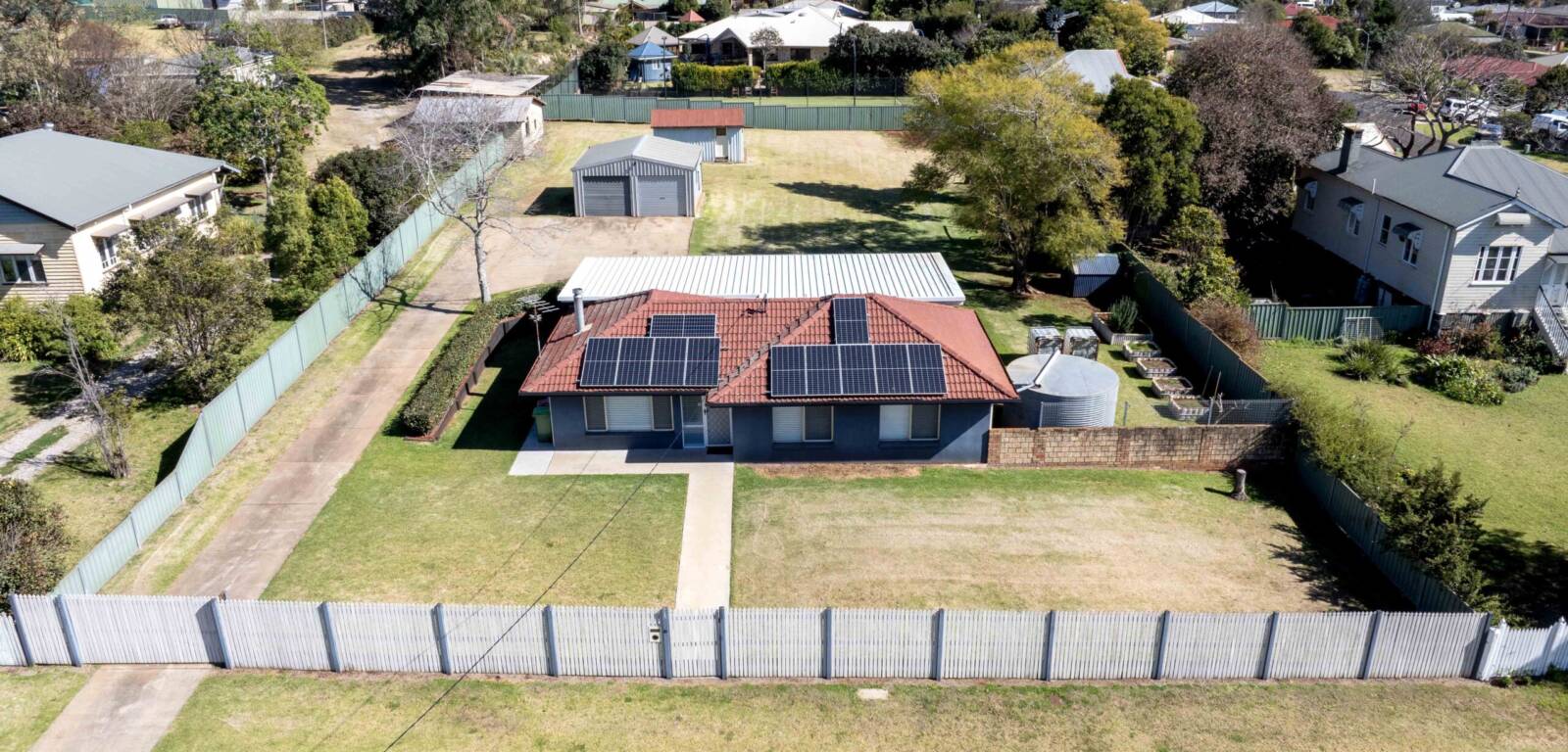 15 Vanity St, ROCKVILLE, QLD 4350 AU