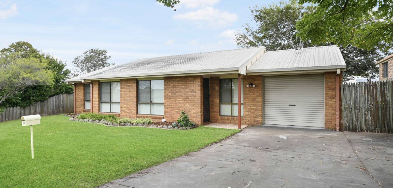 13 Black Ct, WILSONTON, QLD 4350 AU