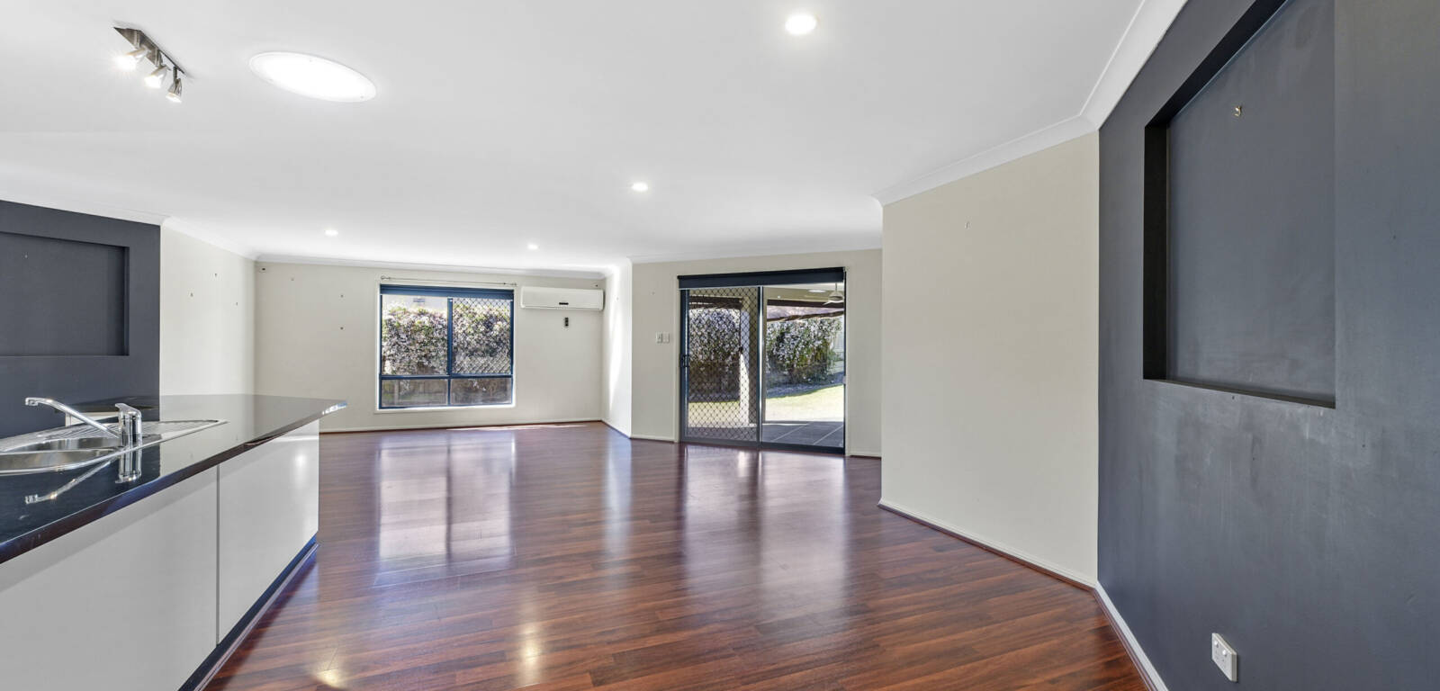 40 Sunset Dr, GLENVALE, QLD 4350 AU
