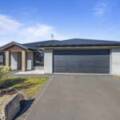 40 Sunset Dr, GLENVALE, QLD 4350 AU