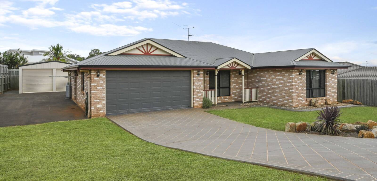 55 Smythe Dr, HIGHFIELDS, QLD 4352 AU