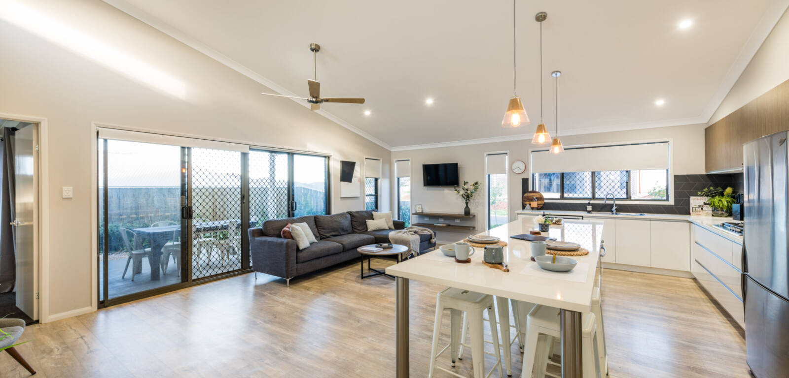 4 Farrer St, CRANLEY, QLD 4350 AU