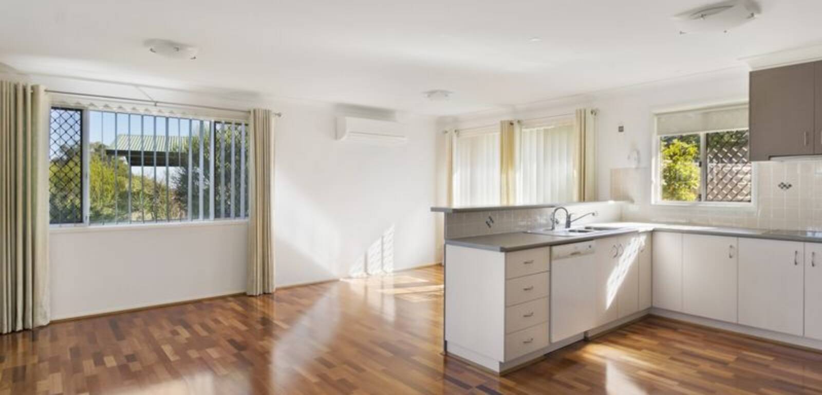 1 Bottletree Ct, KINGSTHORPE, QLD 4400 AU