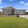 8 Murwillock Street, CAMBOOYA, QLD 4358 AU