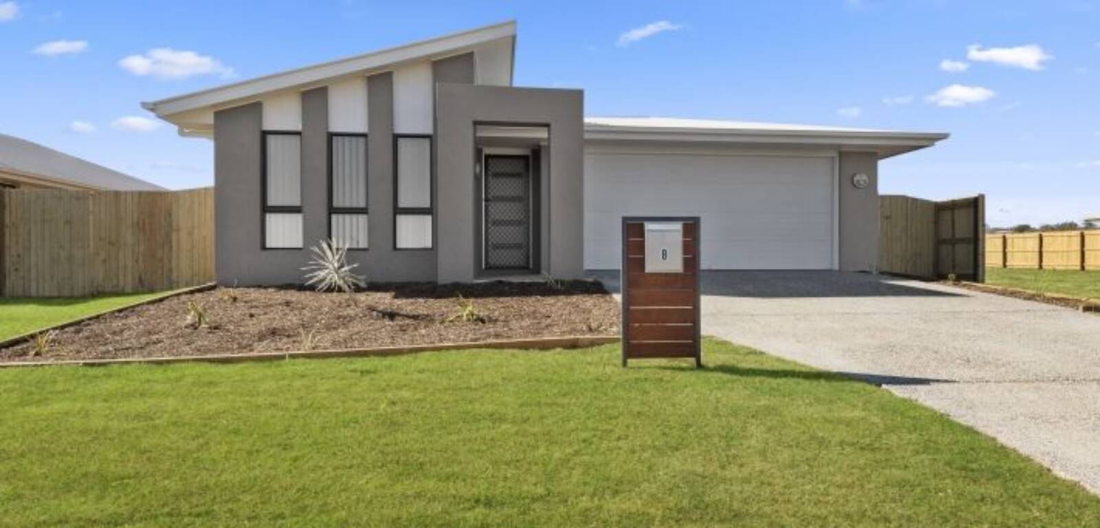8 Murwillock Street, CAMBOOYA, QLD 4358 AU