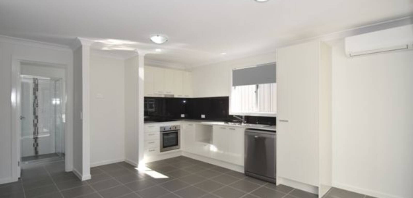 1/1 Minnett Street, GLENVALE, QLD 4350 AU
