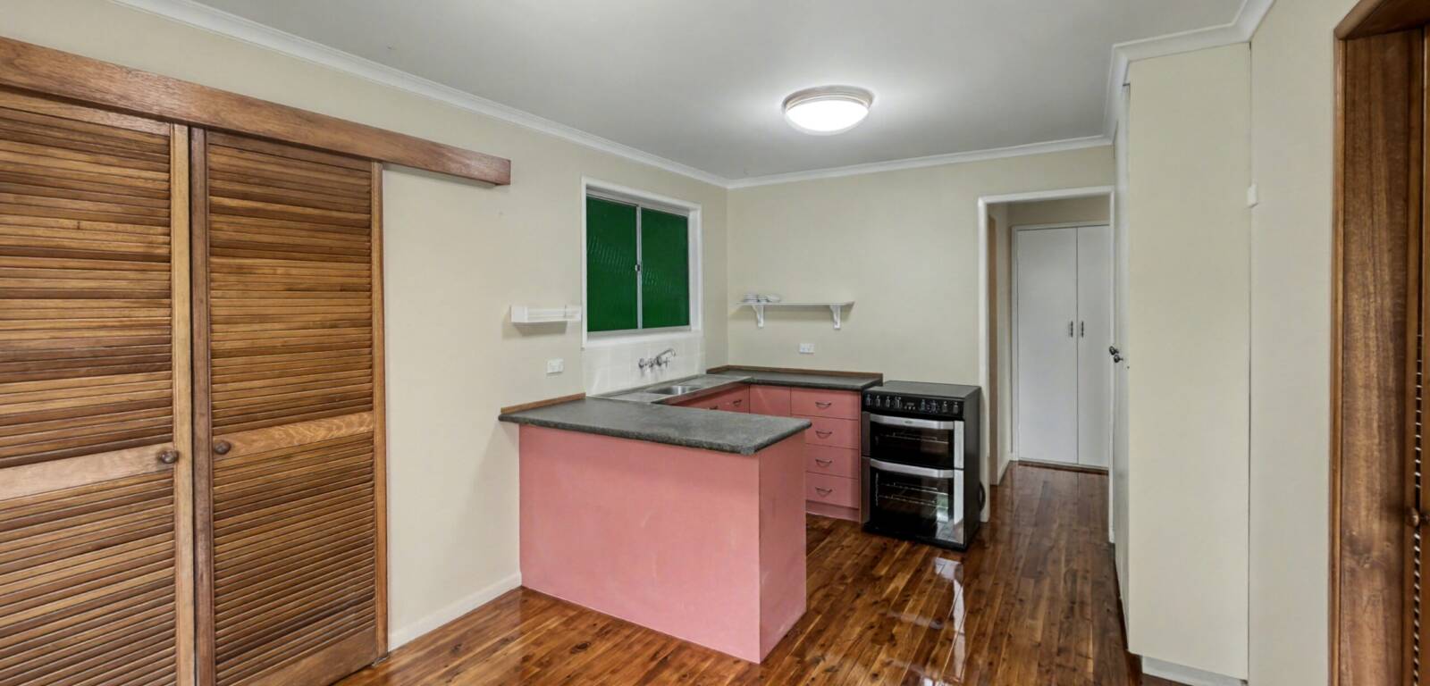 69 Arabian St, HARRISTOWN, QLD 4350 AU