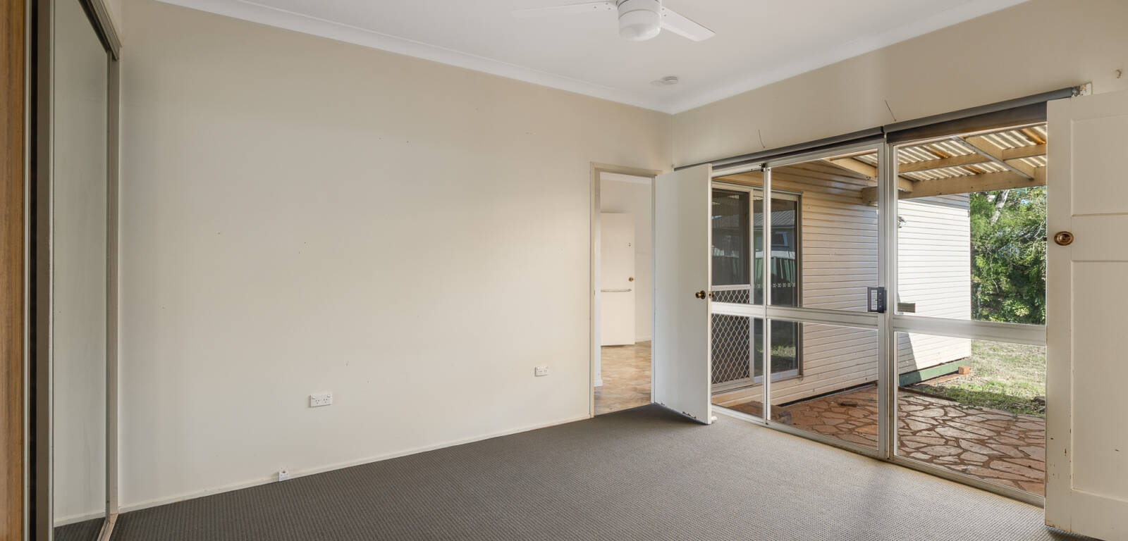 6 Merritt St, HARRISTOWN, QLD 4350 AU