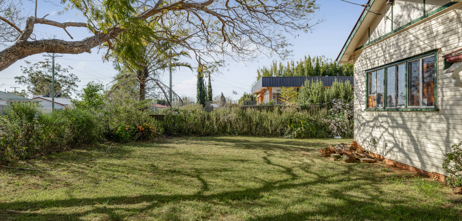 6 Merritt St, HARRISTOWN, QLD 4350 AU