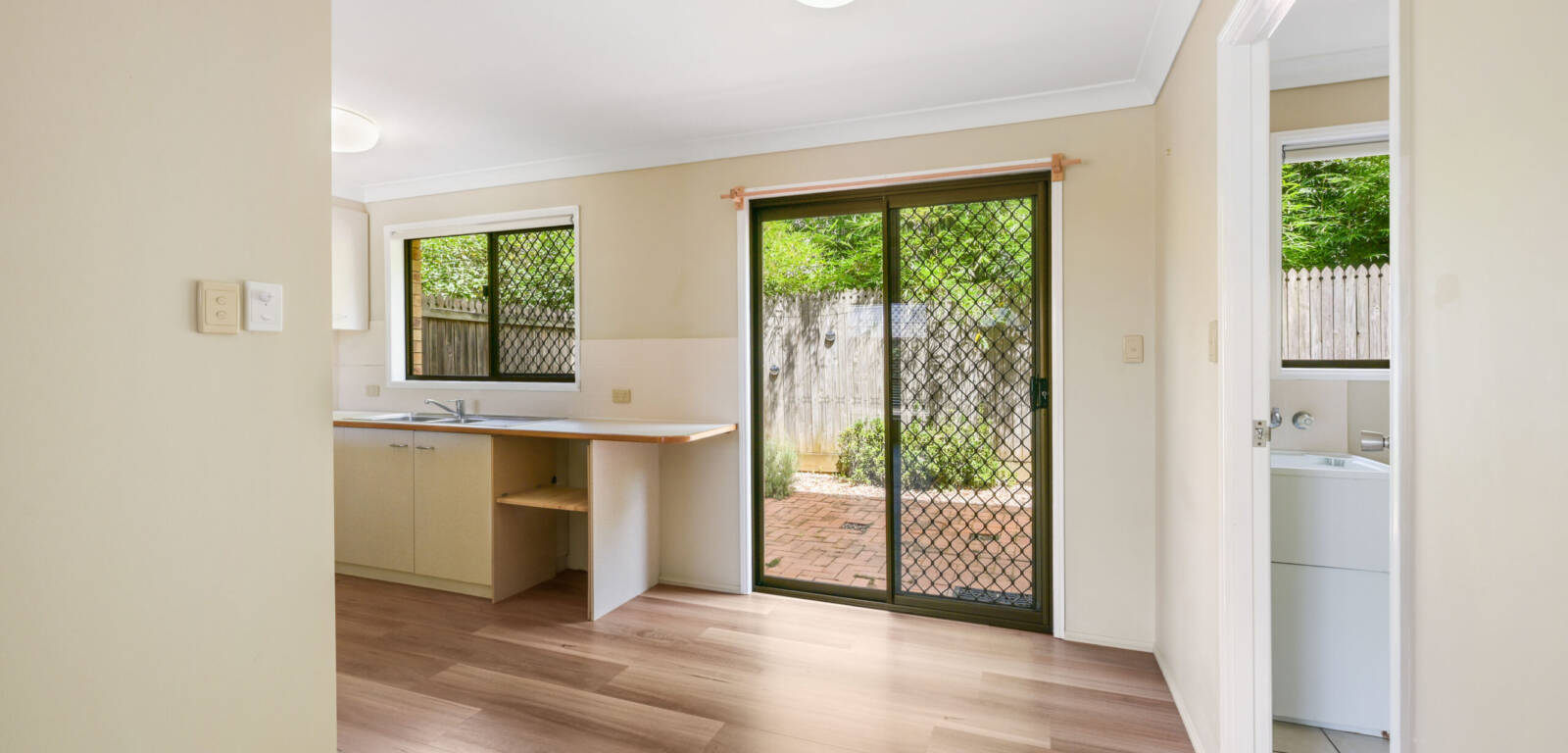 7/251 Herries St, NEWTOWN, QLD 4350 AU