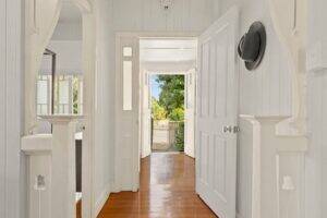157 Bridge St, NORTH TOOWOOMBA, QLD 4350 AU