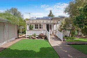 157 Bridge St, NORTH TOOWOOMBA, QLD 4350 AU