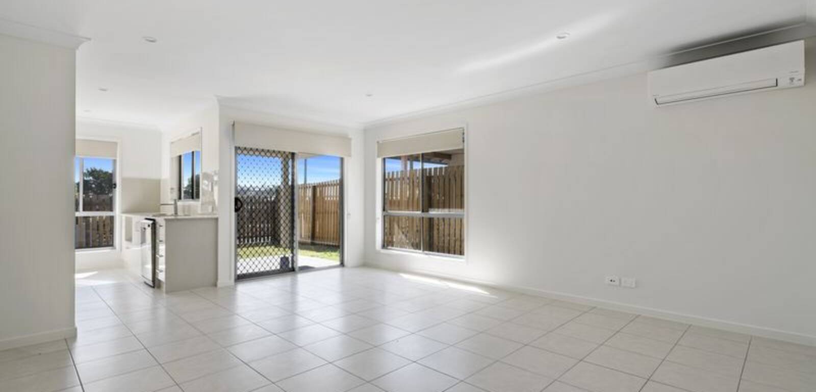 2/5 Diva Ln, GLENVALE, QLD 4350 AU