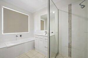 2/5 Diva Ln, GLENVALE, QLD 4350 AU