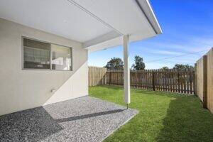 2/5 Diva Ln, GLENVALE, QLD 4350 AU