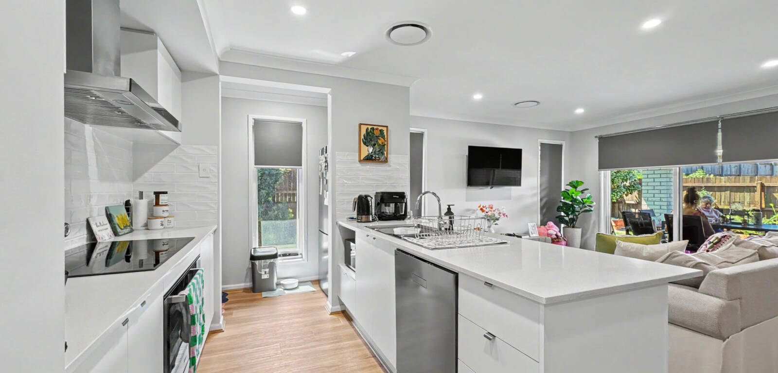 24 Campbell Drive, HIGHFIELDS, QLD 4352 AU