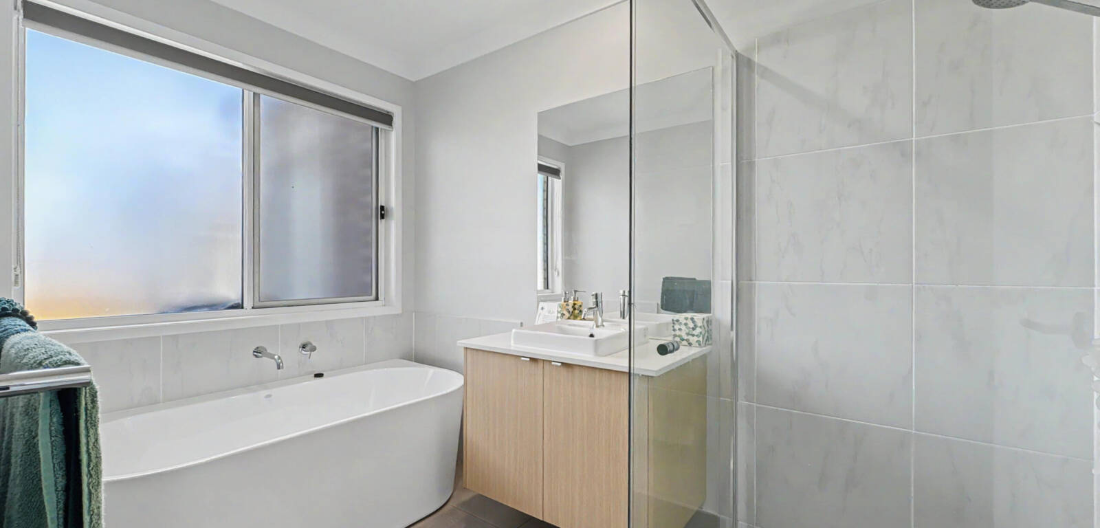 24 Campbell Drive, HIGHFIELDS, QLD 4352 AU