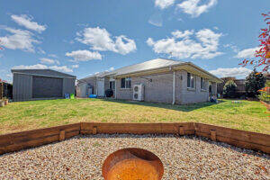 24 Campbell Drive, HIGHFIELDS, QLD 4352 AU