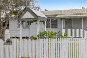 10 Kratzmann Ct, KEARNEYS SPRING, QLD 4350 AU