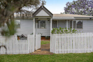 10 Kratzmann Ct, KEARNEYS SPRING, QLD 4350 AU
