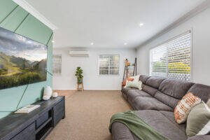 10 Kratzmann Ct, KEARNEYS SPRING, QLD 4350 AU