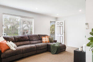 10 Kratzmann Ct, KEARNEYS SPRING, QLD 4350 AU