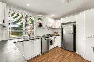 10 Kratzmann Ct, KEARNEYS SPRING, QLD 4350 AU