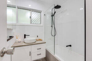 10 Kratzmann Ct, KEARNEYS SPRING, QLD 4350 AU