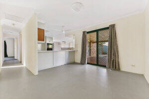 38 Liquidambar St, GLENVALE, QLD 4350 AU
