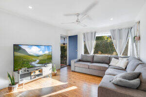 28 Hampton St, NEWTOWN, QLD 4350 AU