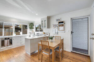 28 Hampton St, NEWTOWN, QLD 4350 AU