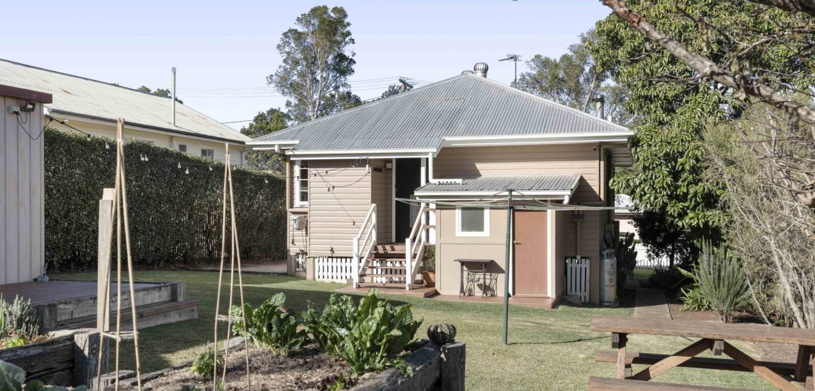 13 Walsh St, HARLAXTON, QLD 4350 AU