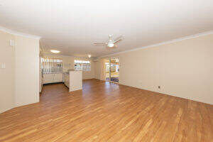 6 Lobwein Ct, MIDDLE RIDGE, QLD 4350 AU