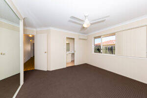 6 Lobwein Ct, MIDDLE RIDGE, QLD 4350 AU