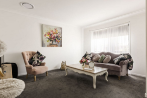 1 Abbeyfeale Circuit, MERINGANDAN WEST, QLD 4352 AU