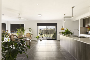 1 Abbeyfeale Circuit, MERINGANDAN WEST, QLD 4352 AU