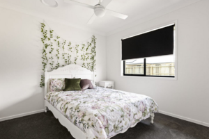 1 Abbeyfeale Circuit, MERINGANDAN WEST, QLD 4352 AU