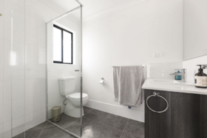 1 Abbeyfeale Circuit, MERINGANDAN WEST, QLD 4352 AU