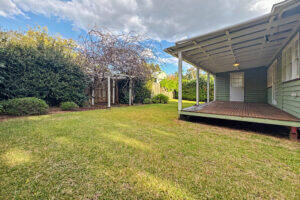 4 Lydwin Cres, EAST TOOWOOMBA, QLD 4350 AU